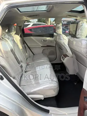Toyota Venza 2010 Silver