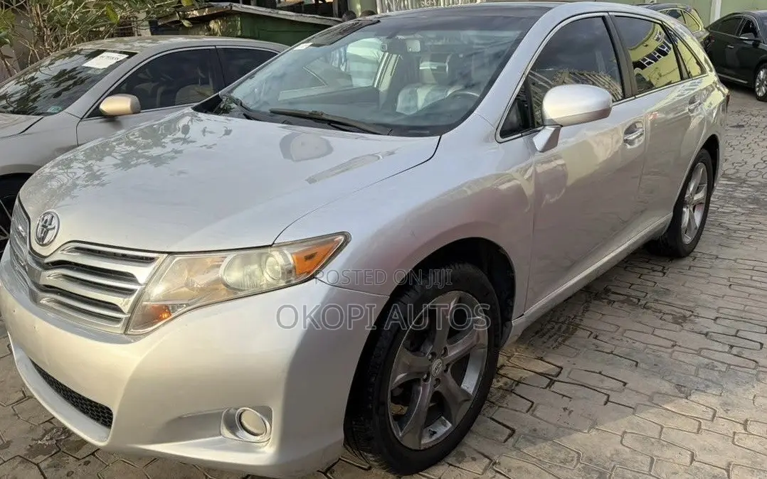 Toyota Venza 2010 Silver