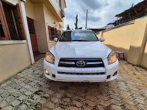Toyota RAV4 2011 White