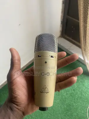 Behringer C-3 Dual-Diaphragm Studio Condenser Microphone and Popfilter