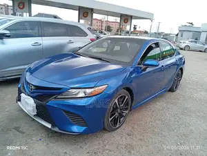 Toyota Camry 2018 Blue
