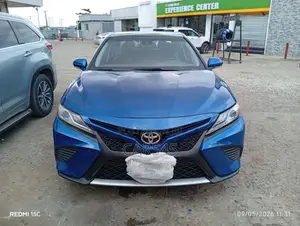 Toyota Camry 2018 Blue