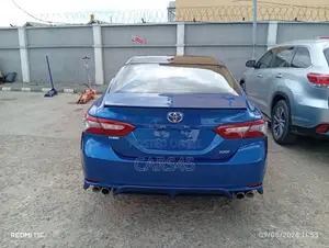 Toyota Camry 2018 Blue