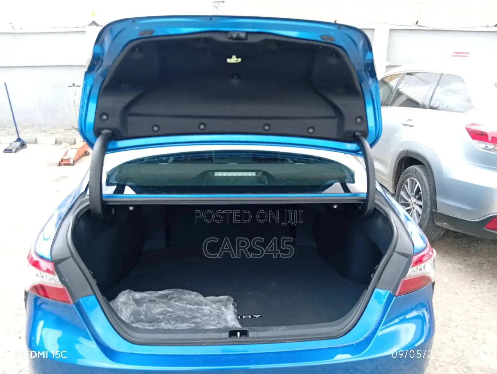 Toyota Camry 2018 Blue
