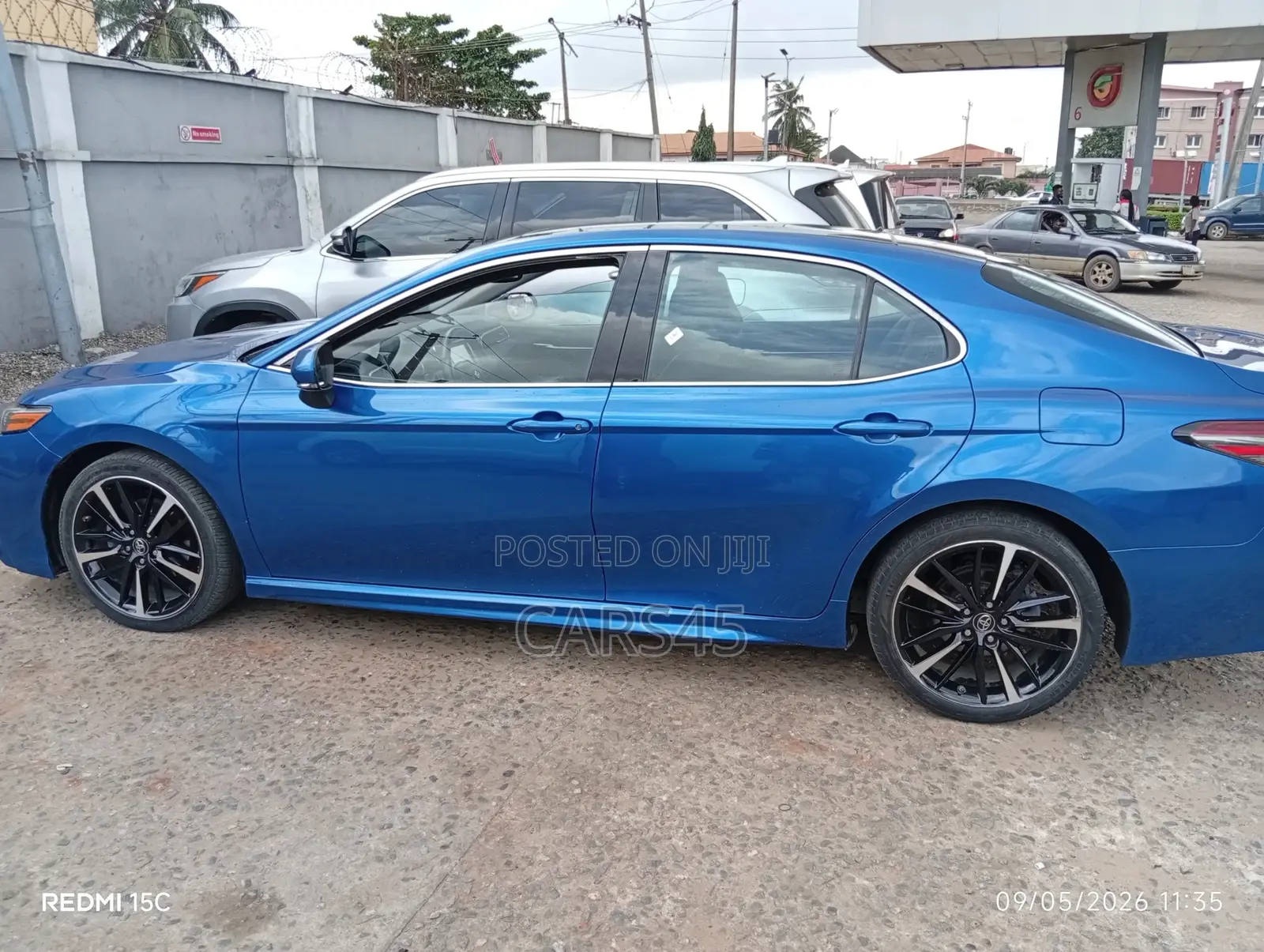 Toyota Camry 2018 Blue
