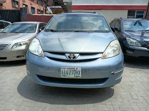 Toyota Sienna LE 2008 Blue