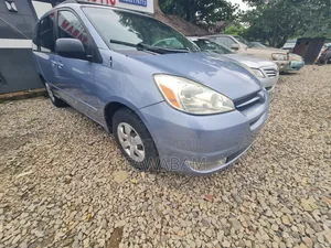 Toyota Sienna 2004 Blue