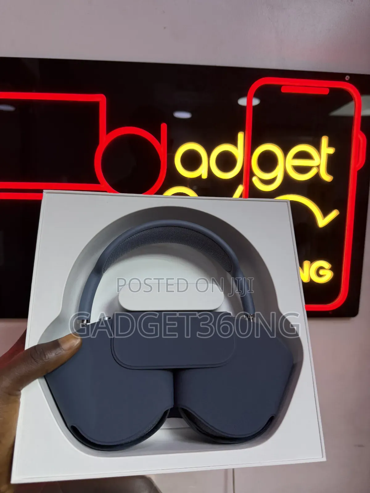 Open Box Airpod Max USB C