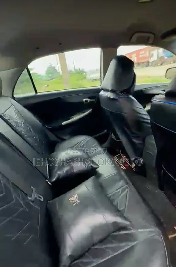 Toyota Corolla 2011 Black