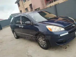 Toyota Sienna 2005 Blue
