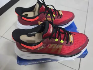 Sketchers Trainers