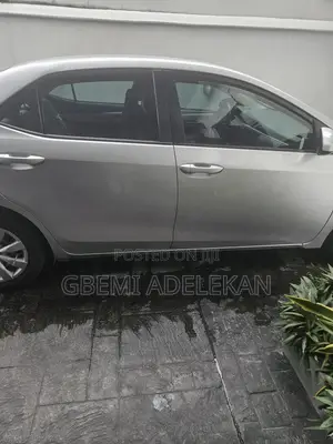 Toyota Corolla LE 4dr Sedan (1.8L 4cyl CVT) 2016 Silver