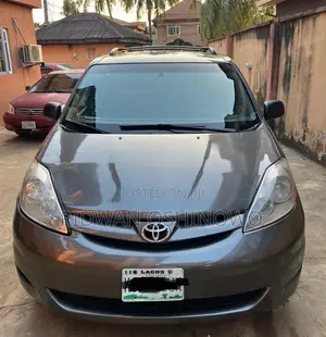 Toyota Sienna 2004 Gray