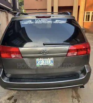 Toyota Sienna LE AWD 2005 Gray