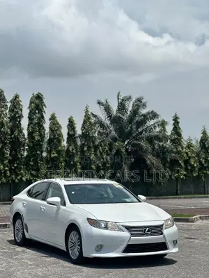 Lexus ES 350 FWD 2013 White