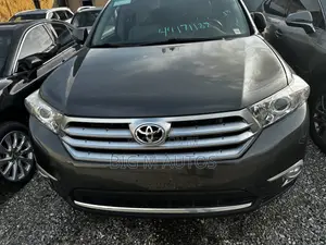 Toyota Highlander Limited 3.5l 4WD 2013 Gray