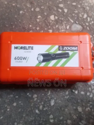 Morelite 600W LED Zoom Flashlight (Model CJ-5118),