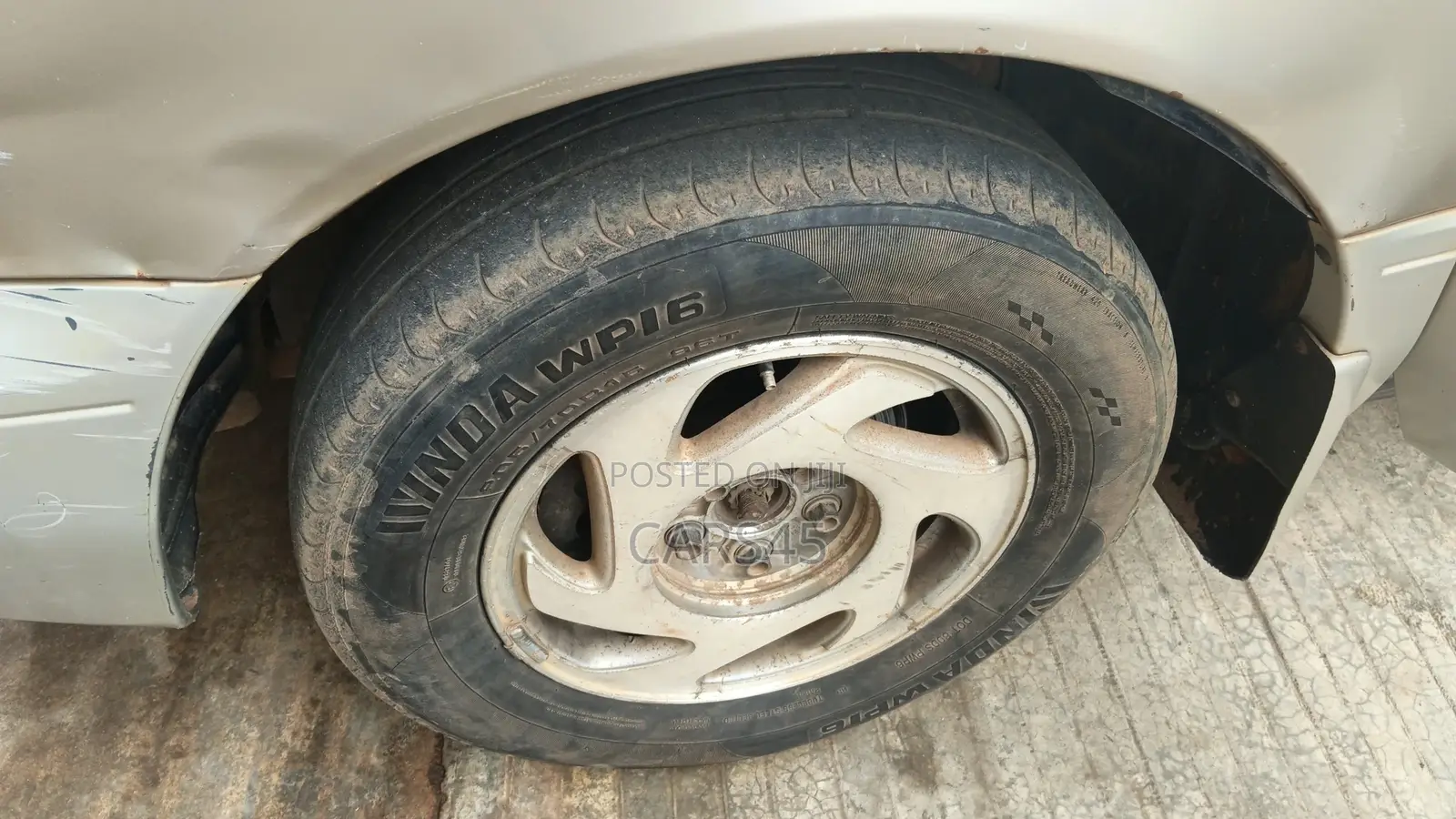 Toyota Sienna 2000 Gold