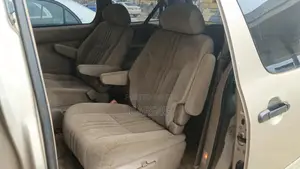 Toyota Sienna 2000 Gold