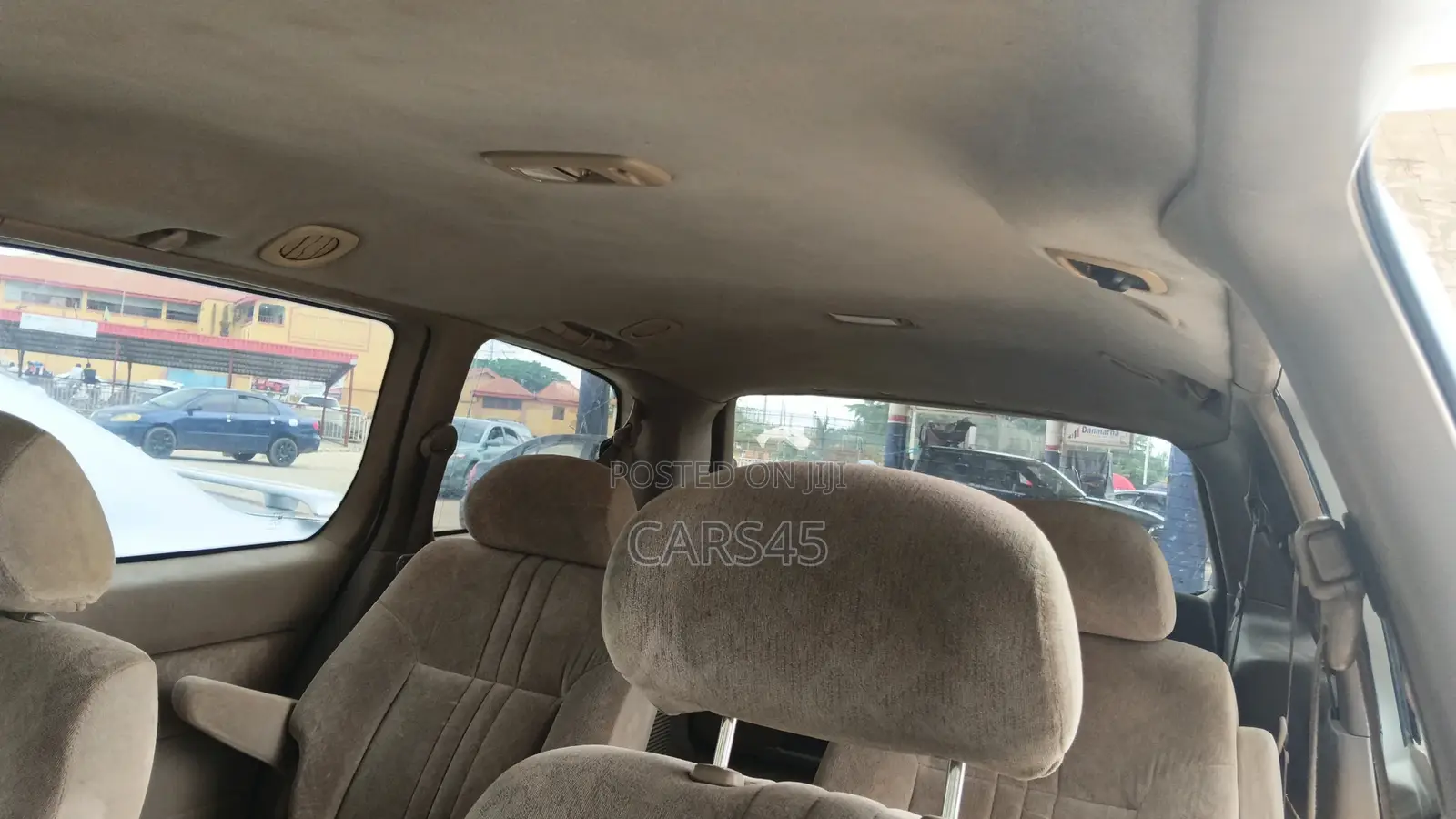 Toyota Sienna 2000 Gold