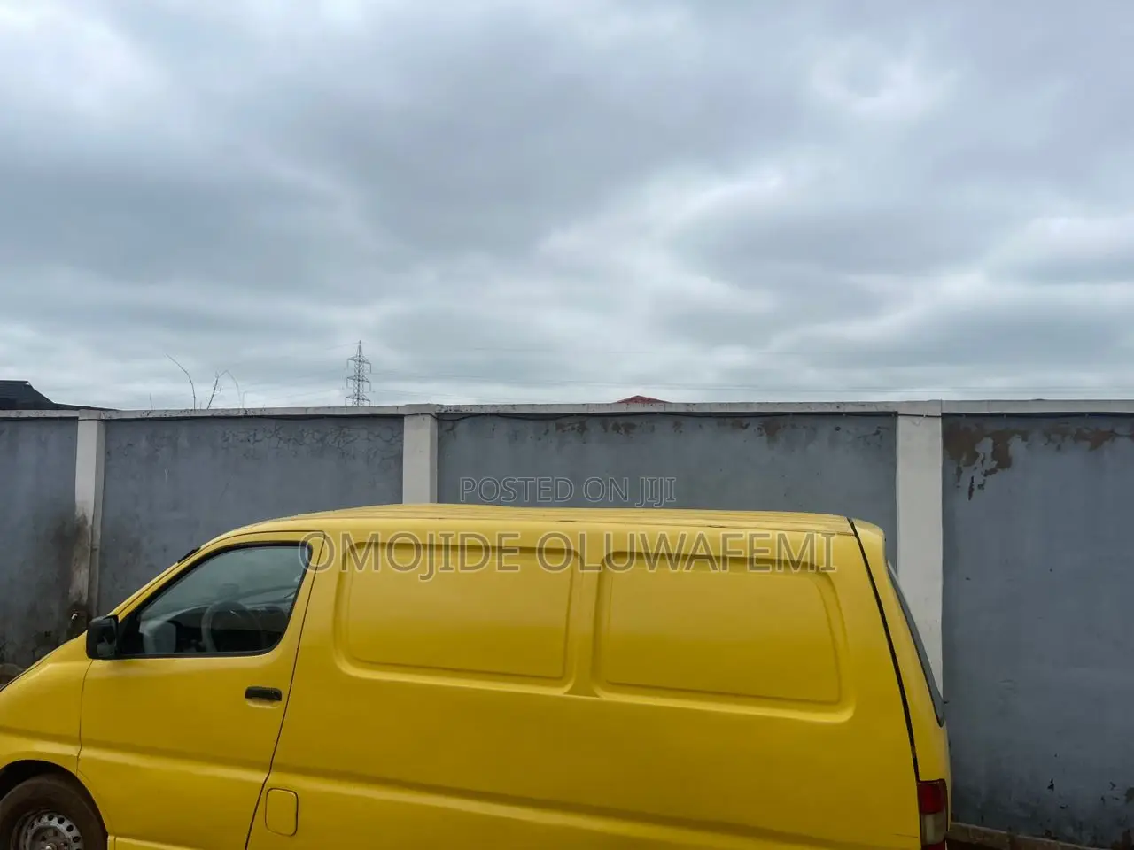 Toyota HiAce 2005 Yellow