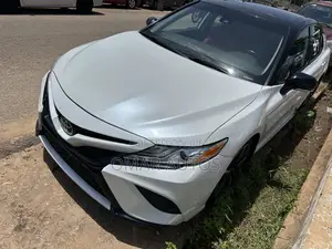 Toyota Camry XSE FWD 2020 Off white
