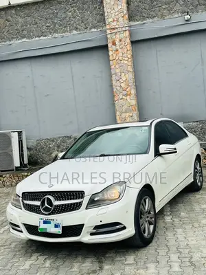 Mercedes-Benz C300 Sport 4Matic Sedan AWD (3.0L 6cyl 7A) 2010 White