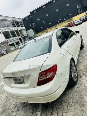 Mercedes-Benz C300 Sport 4Matic Sedan AWD (3.0L 6cyl 7A) 2010 White