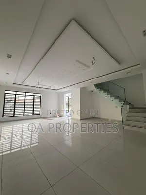 5bdrm Duplex in Olive'S Court Agodi for sale