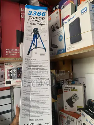 3366 Portable Aluminum Tripod Stand