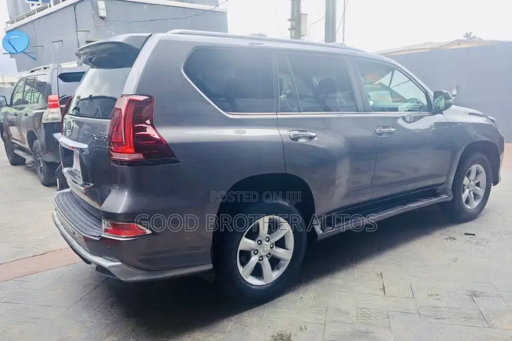 Lexus GX 2023 Gray