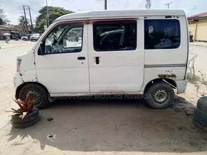 Daihatsu Hijet 2005 White