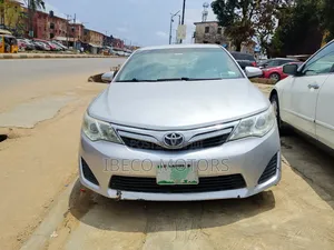Toyota Camry LE 4dr Sedan (2.5L 4cyl 6A) 2014 Silver