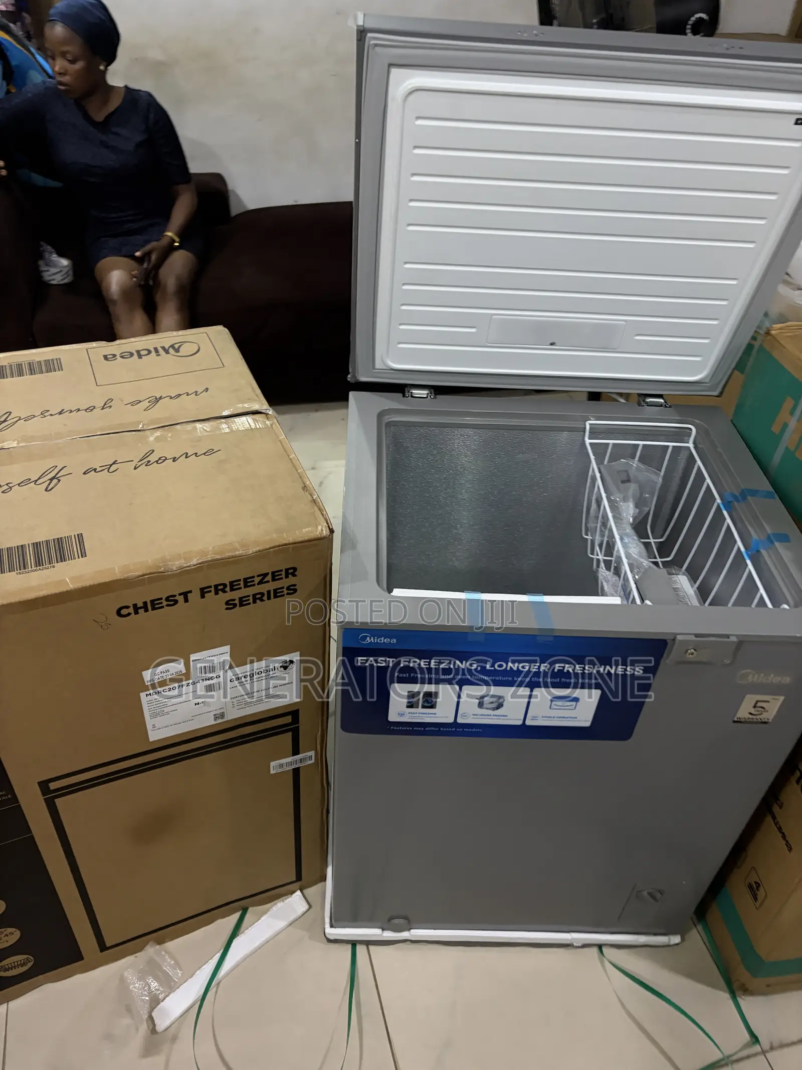 Midea 142L Chest Freezer With LED Light and Lock