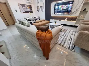 3-Bedroom Luxury Shortlet With, Gym Pool at VGC