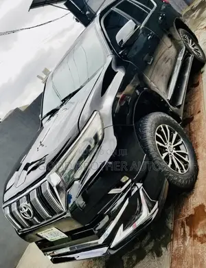 Toyota Land Cruiser Prado 2023 Black