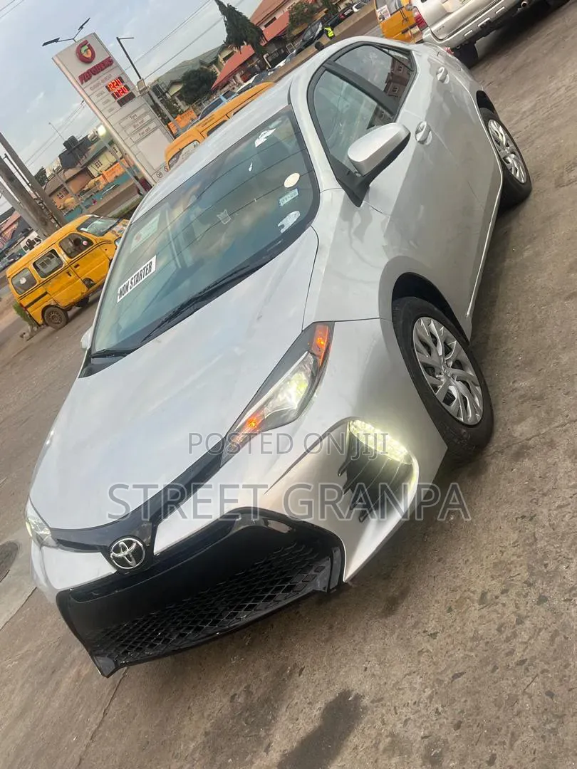 Toyota Corolla 2018 Silver
