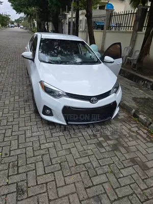 Toyota Corolla 2015 White