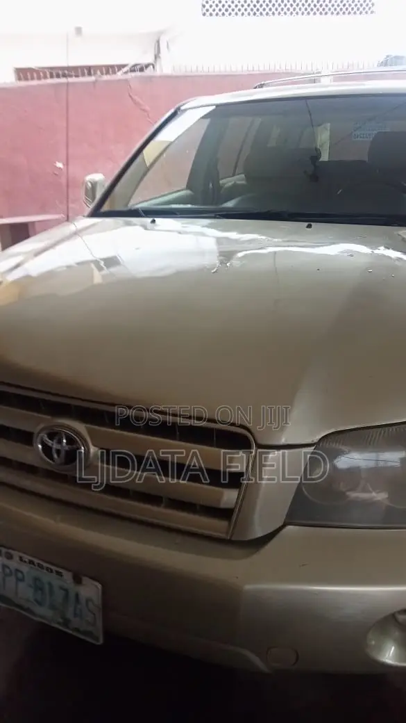 Toyota Highlander 2003 Gold
