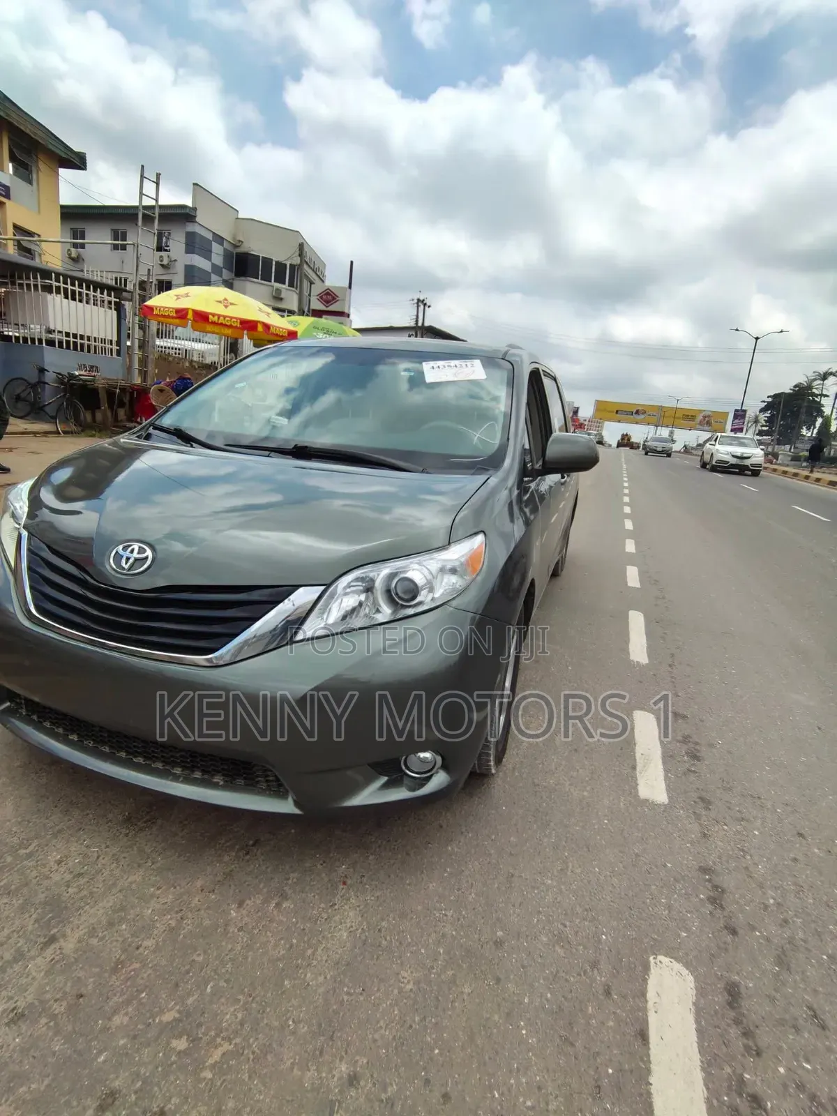 Toyota Sienna 2013 Green