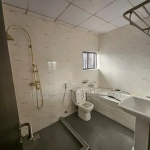 5bdrm Duplex in Cmd Road, Agboyi/Ketu for rent