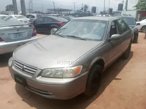 Toyota Camry LE 4dr Sedan (2.2L 4cyl 4A) 2001 Gray