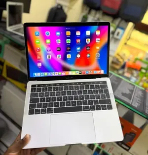 Laptop Apple MacBook Pro 2018 16GB Intel Core i7 SSD 512GB