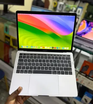 Laptop Apple MacBook Pro 2020 16GB Intel Core i7 SSD 512GB