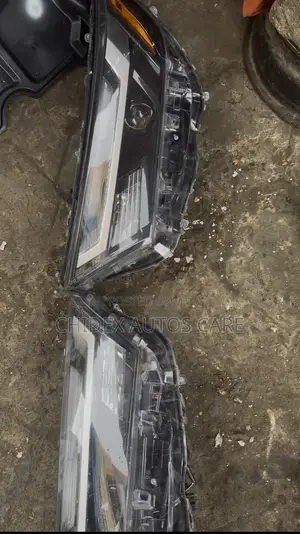 Headlight RAV4 2023 2025 Set