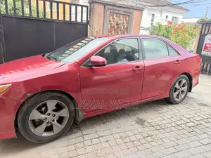Toyota Camry SE 4dr Sedan (2.5L 4cyl 6A) 2012 Red