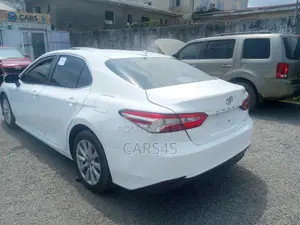 Toyota Camry 2019 White
