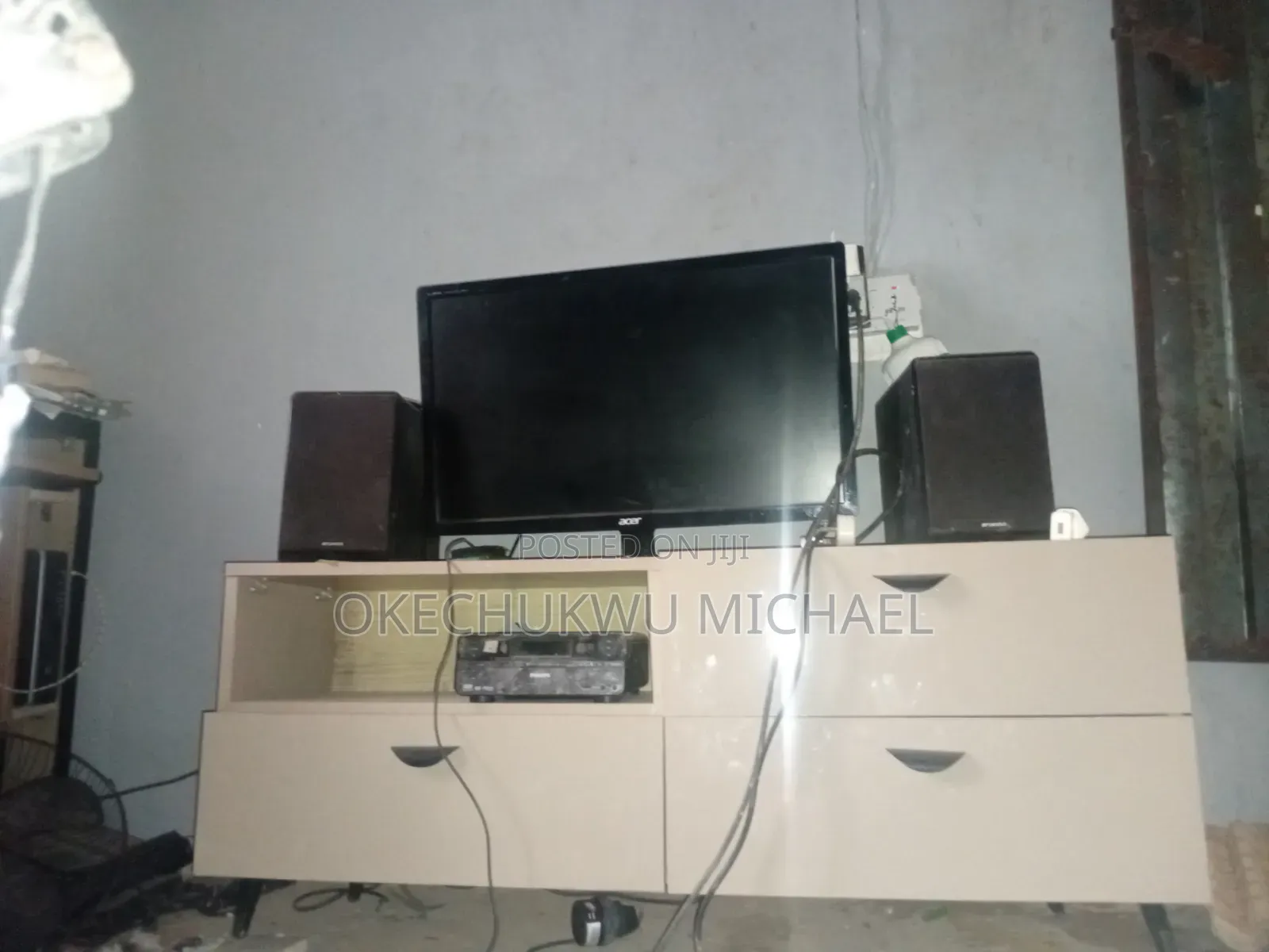 TV Stand / TV Console