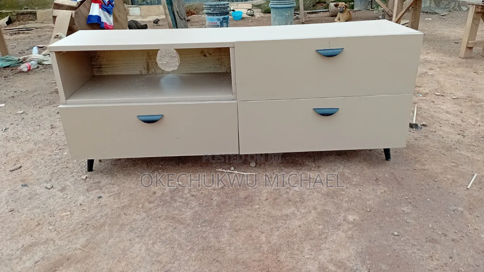 TV Stand / TV Console