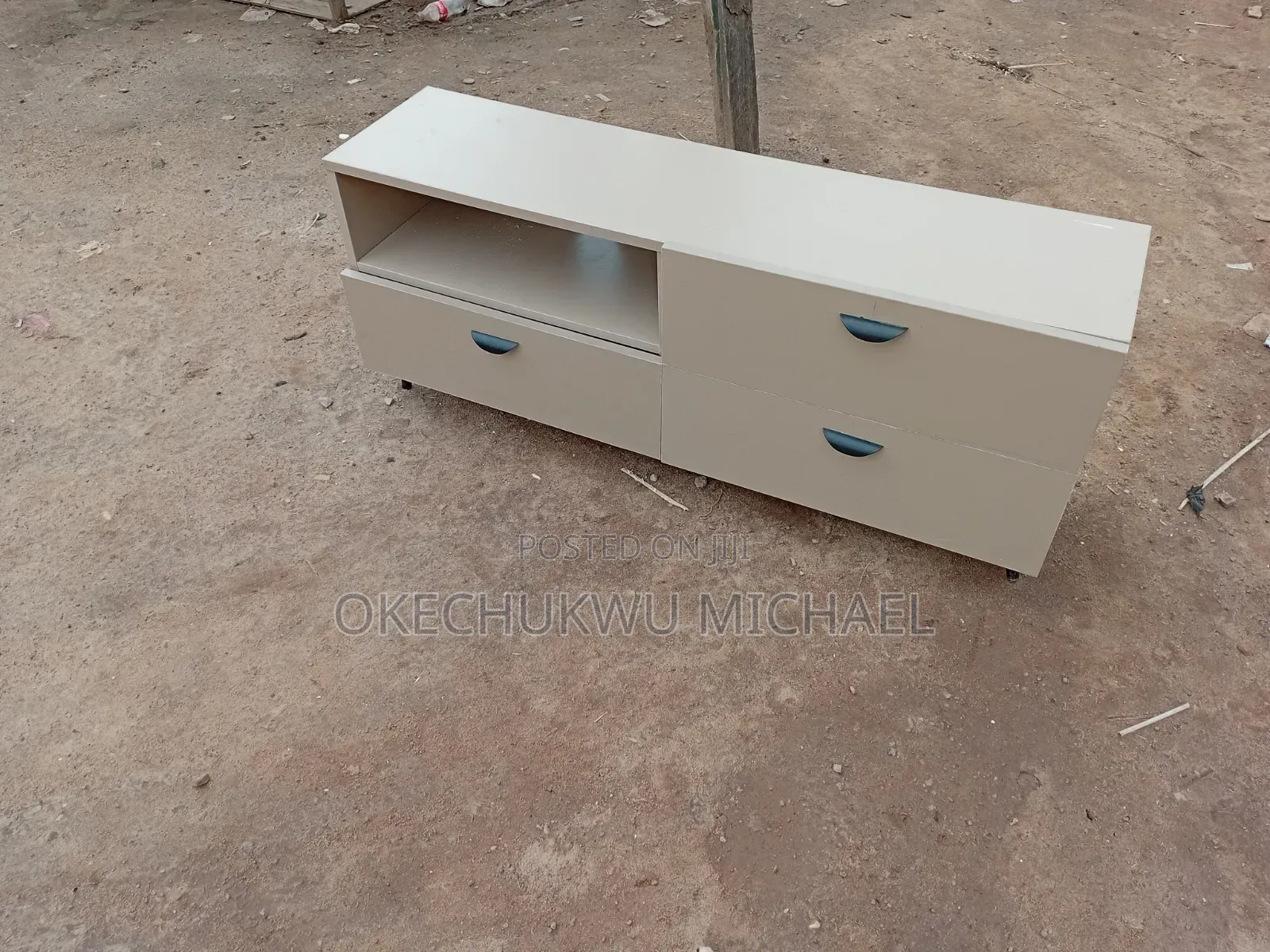 TV Stand / TV Console